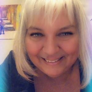 Meet your Posher, Lorie